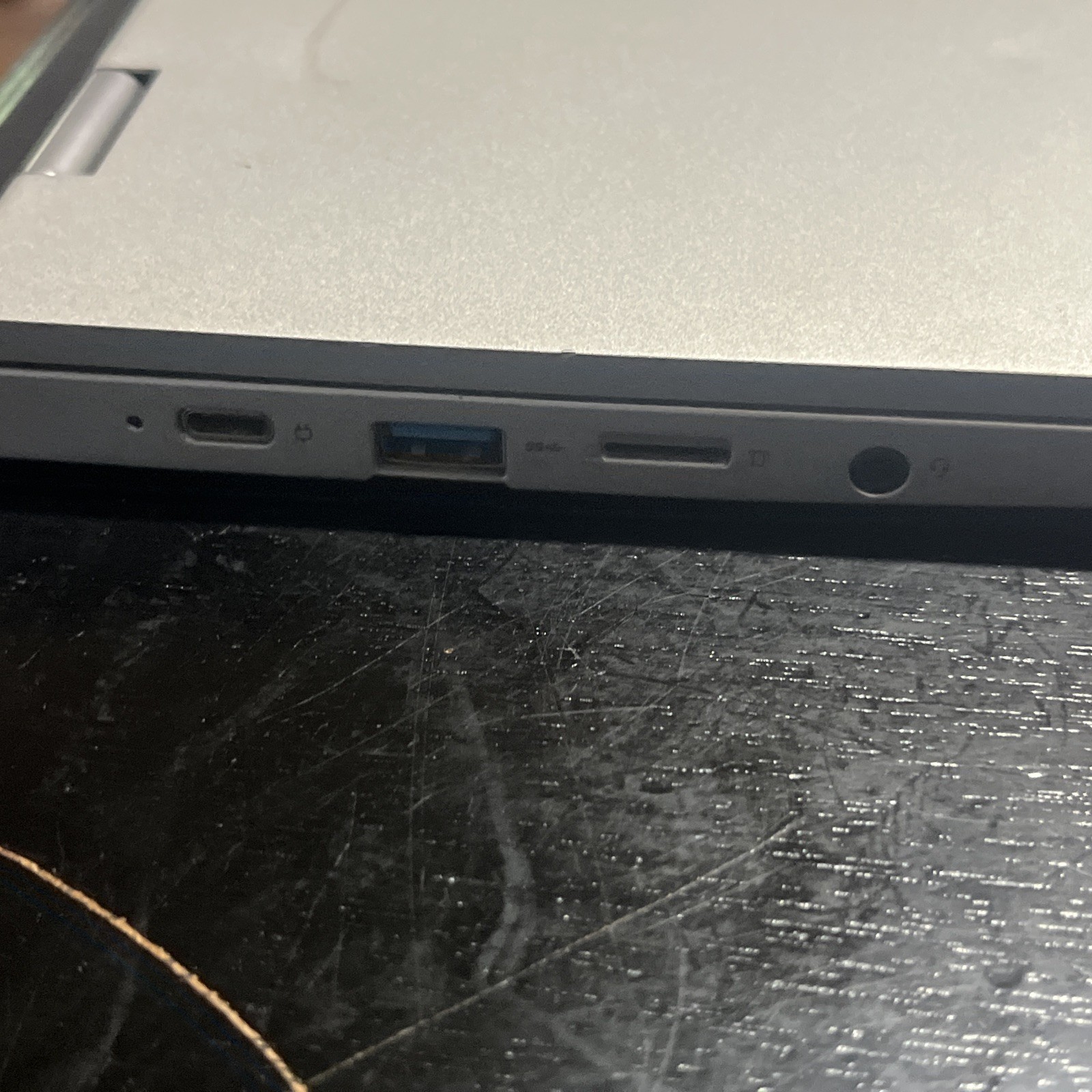 Lenovo Chromebook C340 11.6″ 2-in-1 Laptop – for parts / Repair