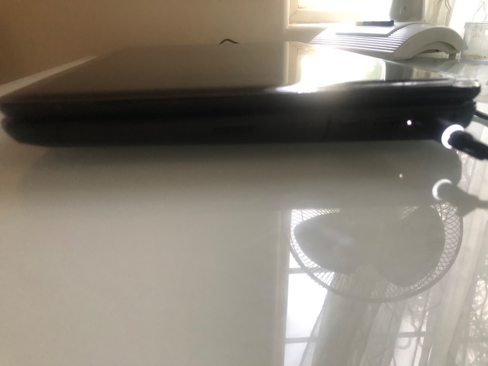 HP 2000 Notebook 15″ AMD E1-1200 1.4GHz 4GB RAM 320GB HDD Windows 8 (Exellent)!!