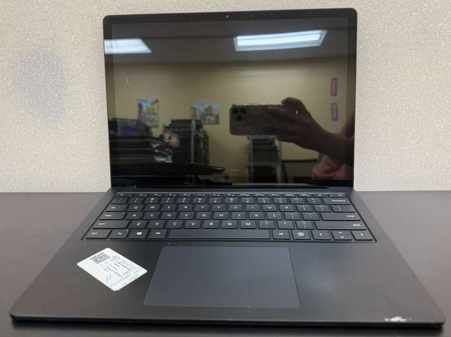 Microsoft Surface Laptop 3 i5 8GB Black BROKEN LCD/No SSD