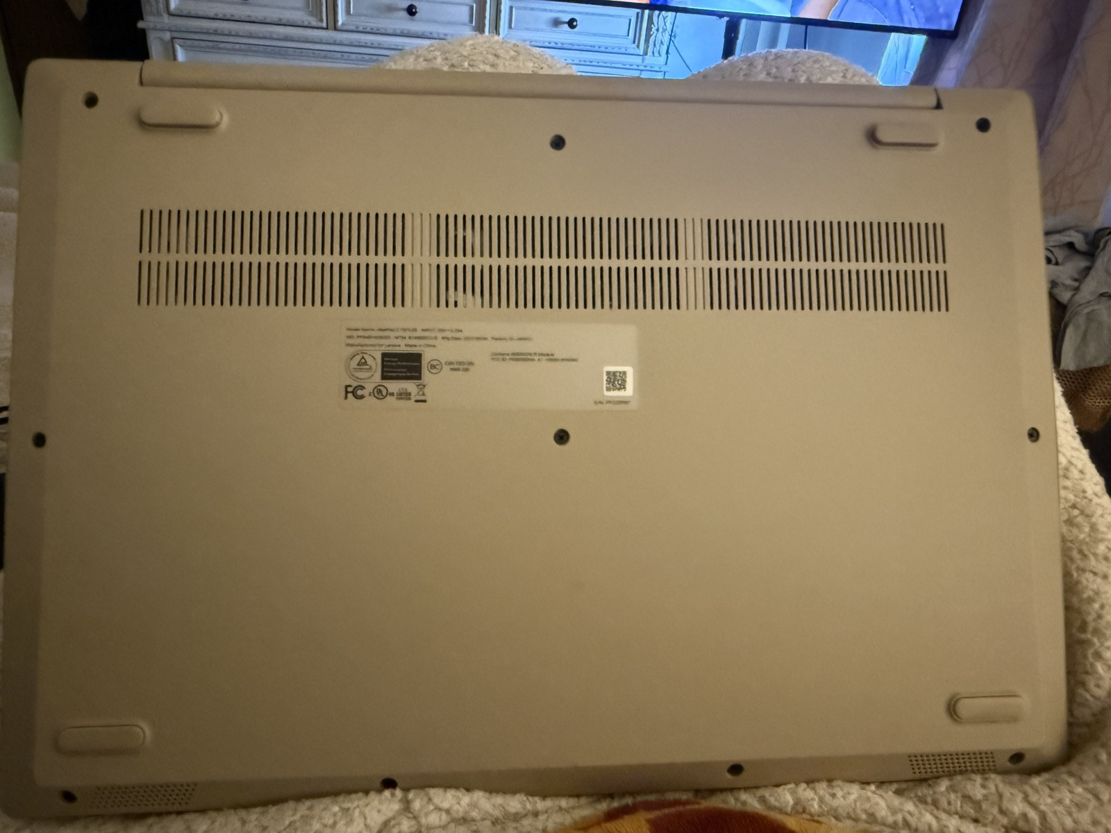 Lenovo IdeaPad 3 Chromebook 15.6” (128GB eMMC Intel Pentium Silver N6000 1.1GHz