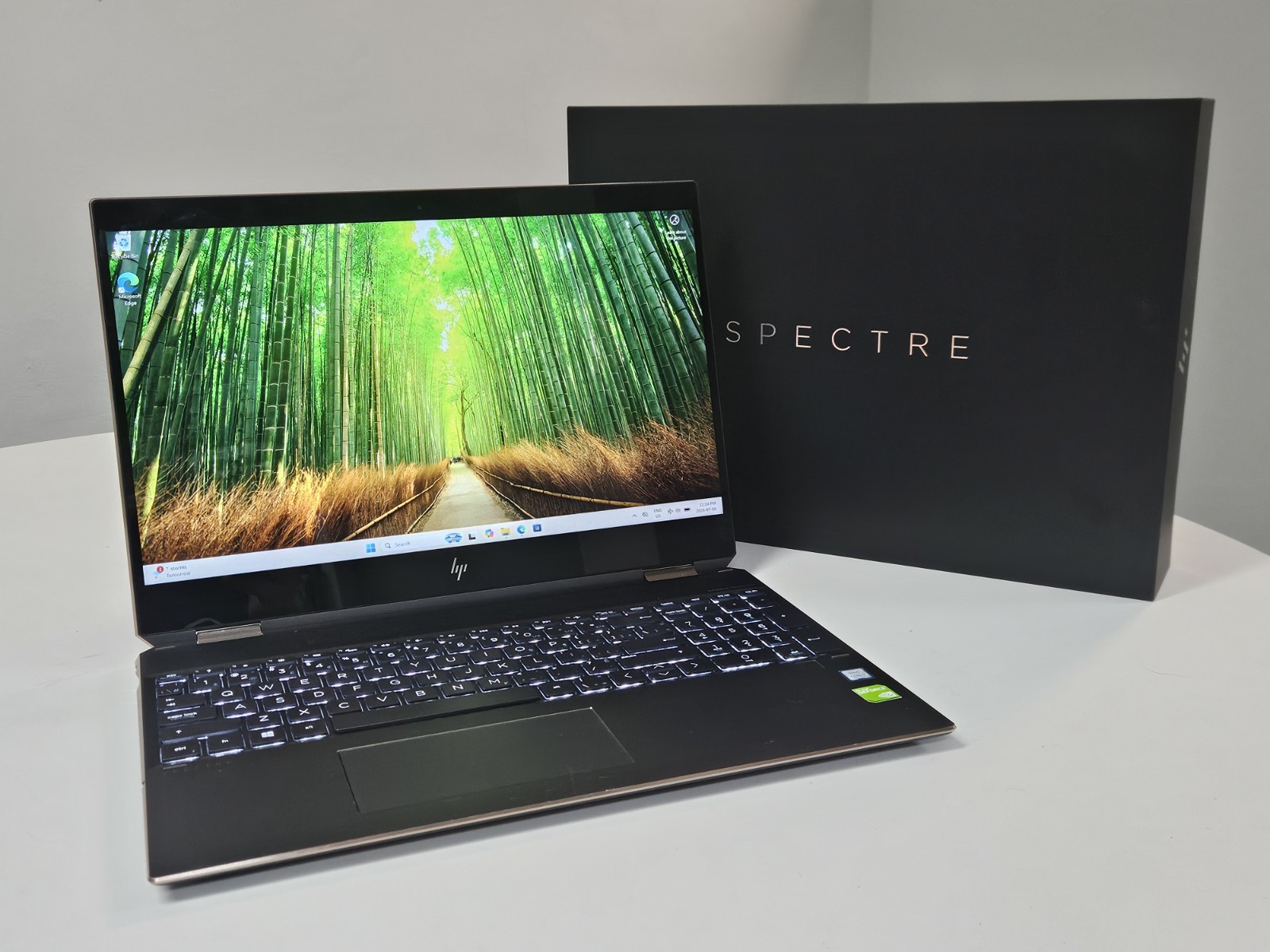 HP Spectre x360 2-in-1 15.6″ 4K 8th Gen Intel i7 16GB RAM 512GB SSD NVIDIA MX150