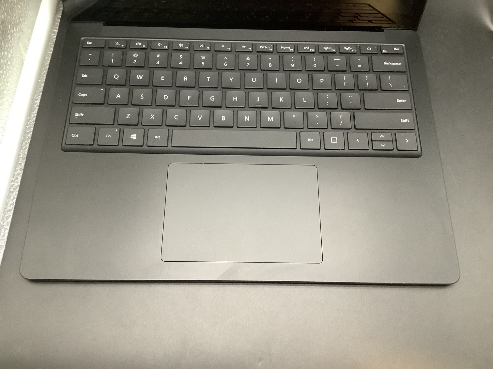 Microsoft Surface Laptop 3 13.5″ i5-1035G7 1.3GHz 16GB RAM 256GB SSD Read Desc 6