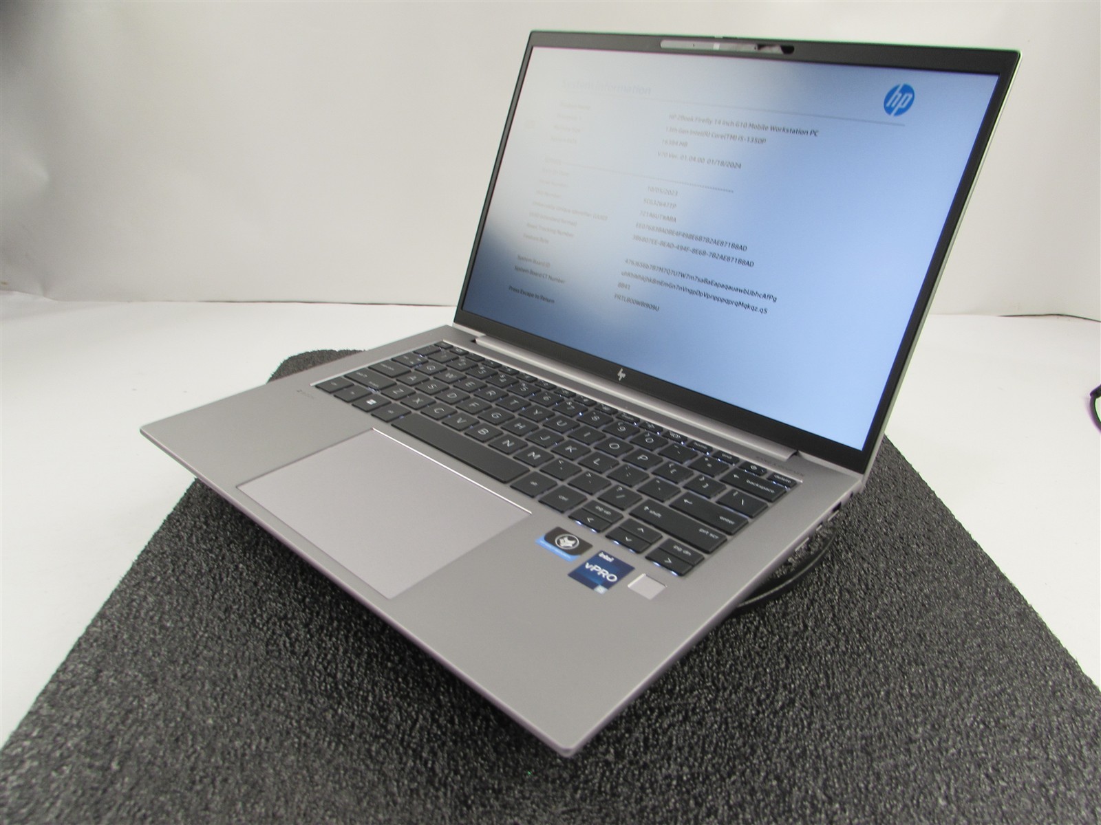 HP ZBOOK FIREFLY 14 (G10) 1920X1080 FHD CORE I5-1350P 256GB SSD 16GB RAM NO O.S