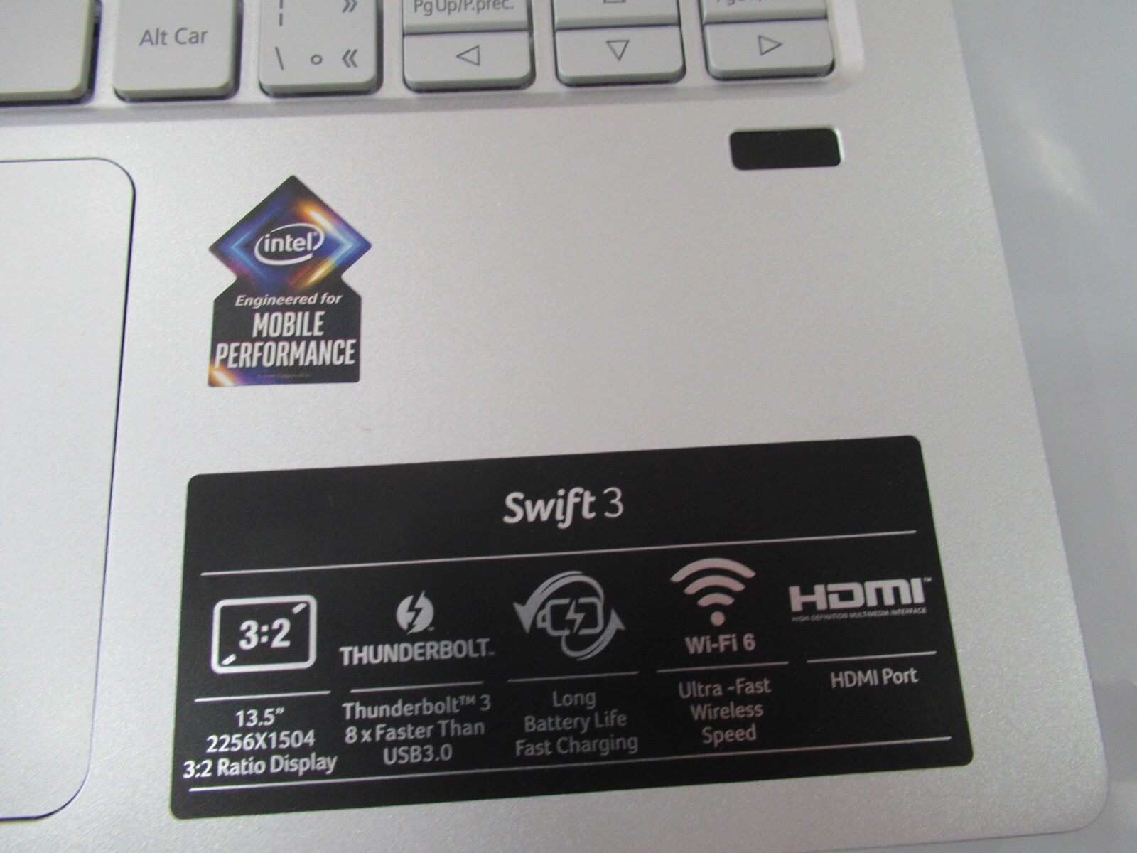 Acer SF313-52-526M Swift 3 13.5″ QHD i5-1035G4 1.1GHz Intel Iris Plus Graphics