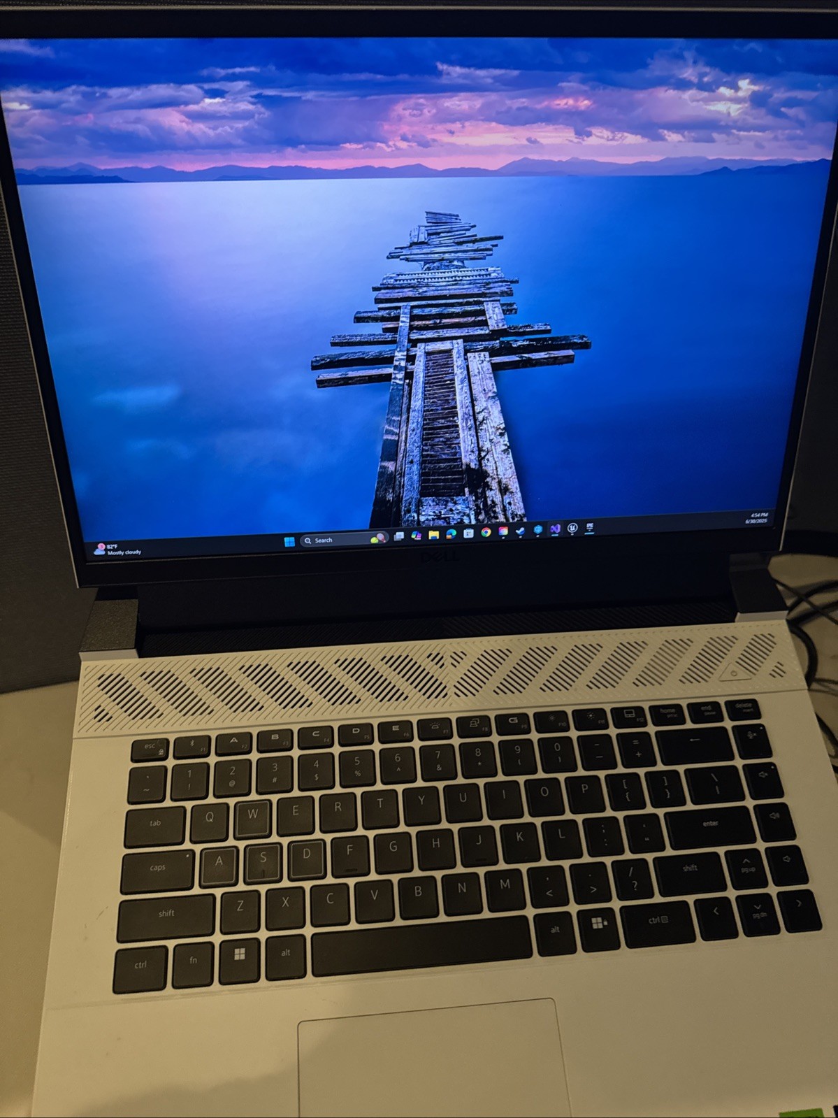 Dell G16 7630 Gaming Laptop 2.2 GHz i9-13900HX 32GB 1TB SSD RTX 4070 1600p240hz
