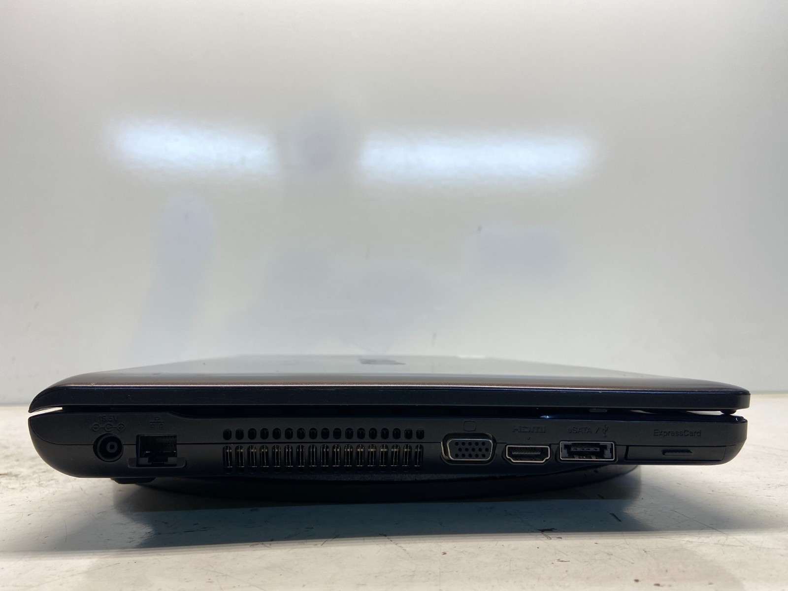 Sony Vaio VPCEB23FM Intel i3-350M 2.26GHz 4 GB NO HDD