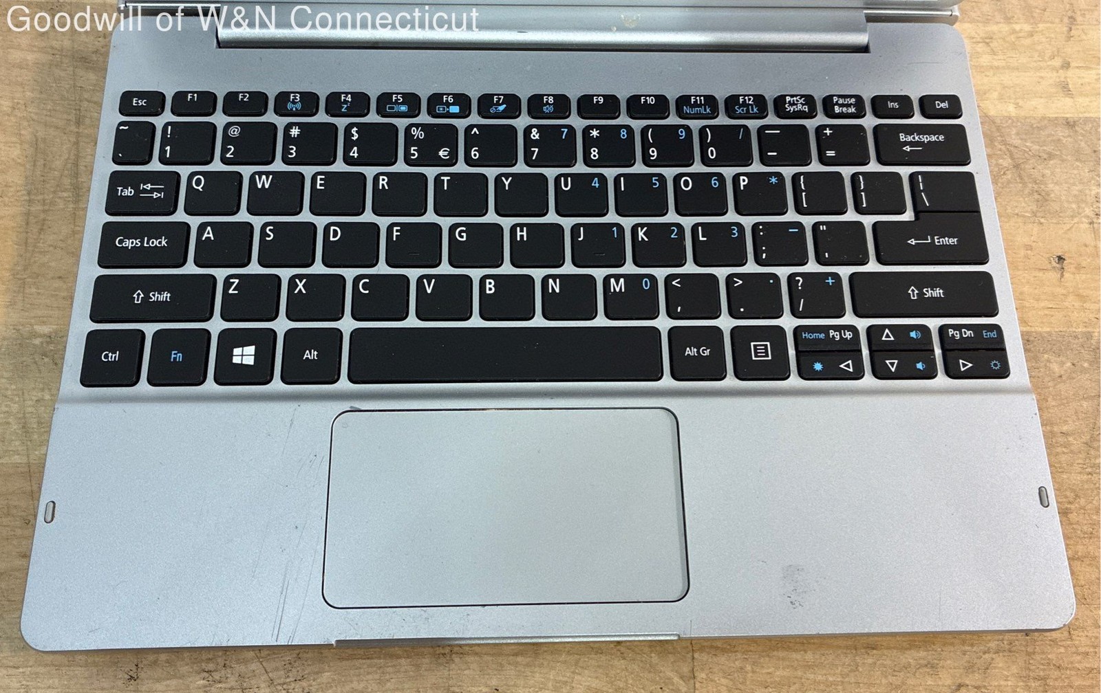Acer Aspire Switch 10 2-in-1 Laptop Tablet Cracked Screen Not Tested