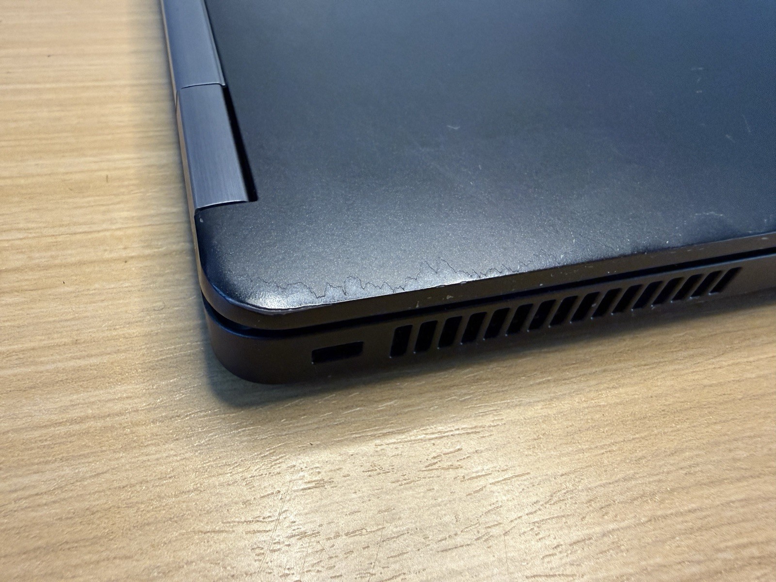 Dell Latitude E7470 14″ Intel Core i7-6600U 2.60GHz 16GB RAM 256GB SSD