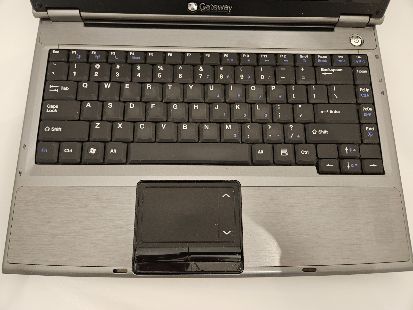 Gateway Laptop 340UI Intel Pentium dual-core (1.60GHz) 2GB Memory 120GB HDD