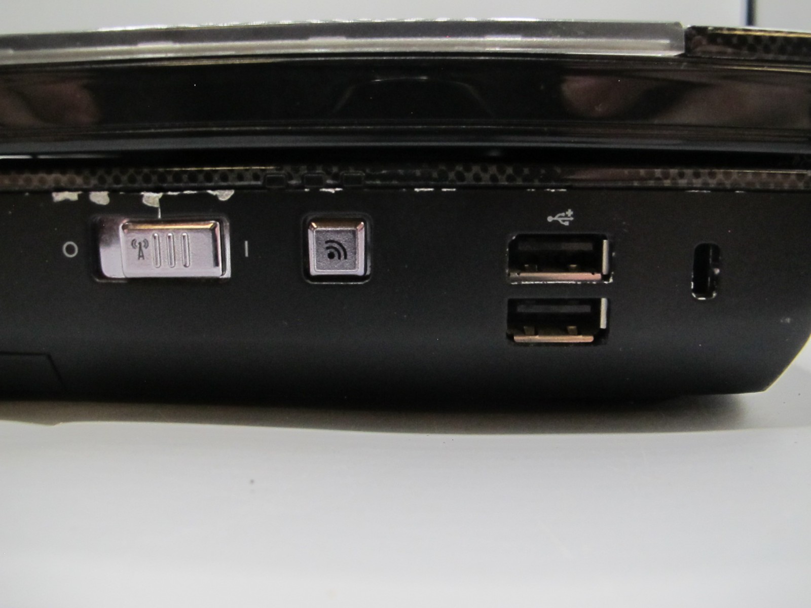 Dell XPS M1730, Intel Core2Duo P8700,GeForce 8700M,4GB RAM, 80GB SSD + HDD + A/C