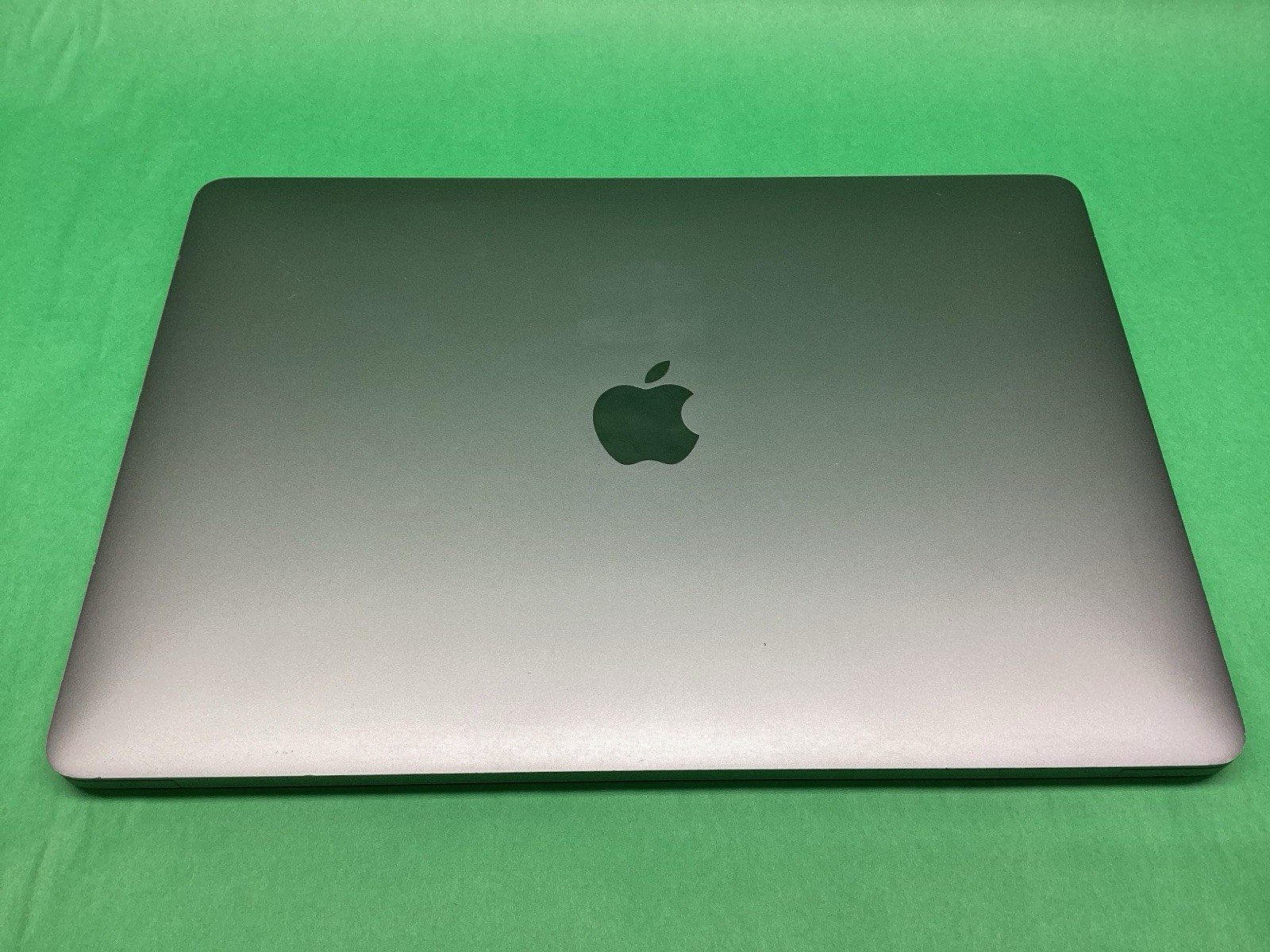 Apple Mid 2017 MacBook Pro A1708 – 13” Laptop – BROKEN SCREEN – BOOTS TO SETUP