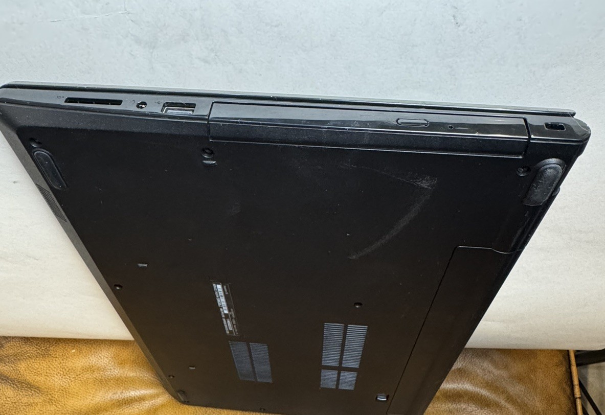 Dell Inspiron 15-3565/Amd A6-9225 2.60 ghz/4gb/1TB/Windows 10 Home No Power Cord