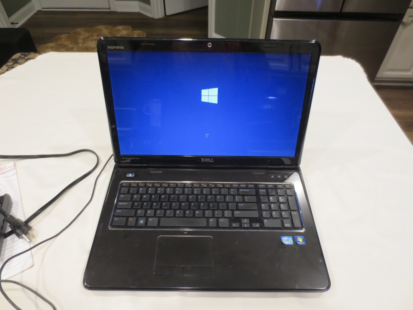 Dell Inspiron N7110 17″ Laptop Intel i7-2670 1TB HD 8GB Ram 2.2GH DVD RW Win 10