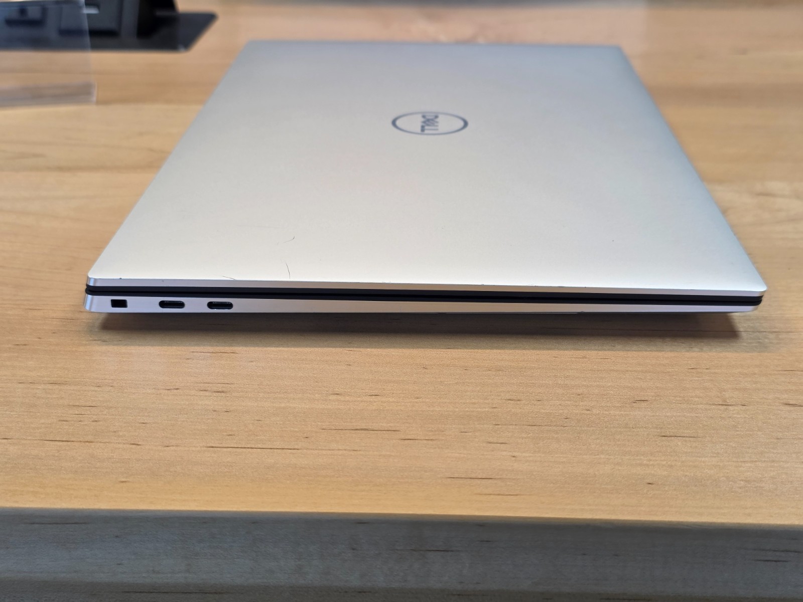 15″ Dell XPS 15 9520 – i7, 32GB, 1TB NVMe M.2 SSD | W11 & 3050 Laptop GPU!!