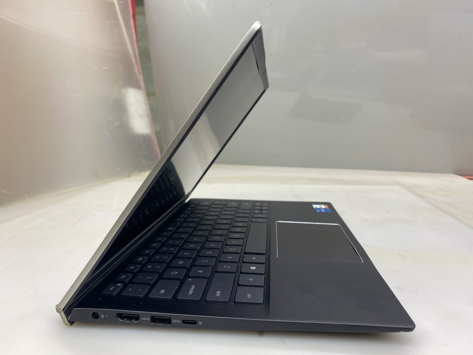 DELL VOSTRO 5301 i5-1135G7@2.40GHz 8GB RAM 512GB SSD NVMe W11P *READ