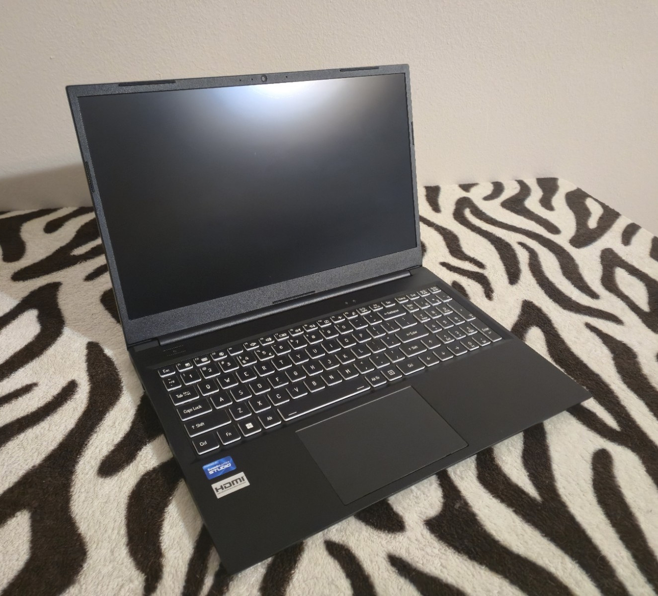 Clevo NL57AU 15.6″ Laptop Intel i3-1215U 16GB RAM 500GB NVMe SSD Windows 11 Pro