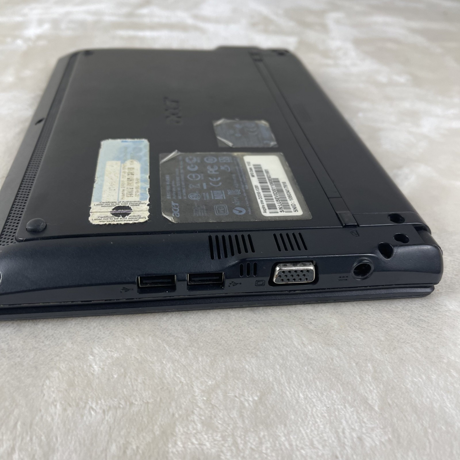 Acer Aspire One D255E Intel Atom N455 1.66GHz 1 GB (UNTESTED)