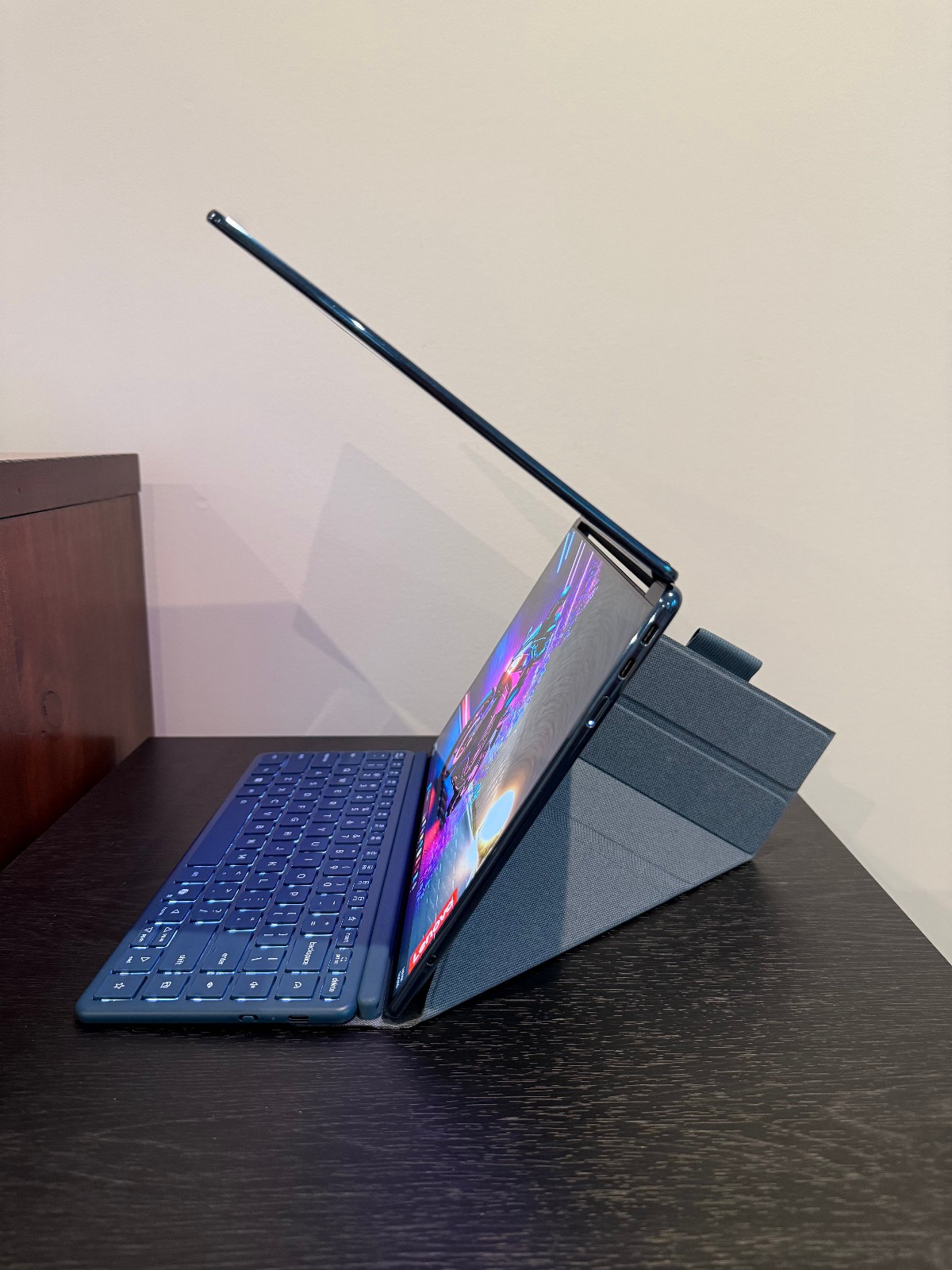 Lenovo Yoga Book 9i 14″ DUAL OLED 3K 16GB RAM Ultra 7 255H 1TB SSD Laptop F
