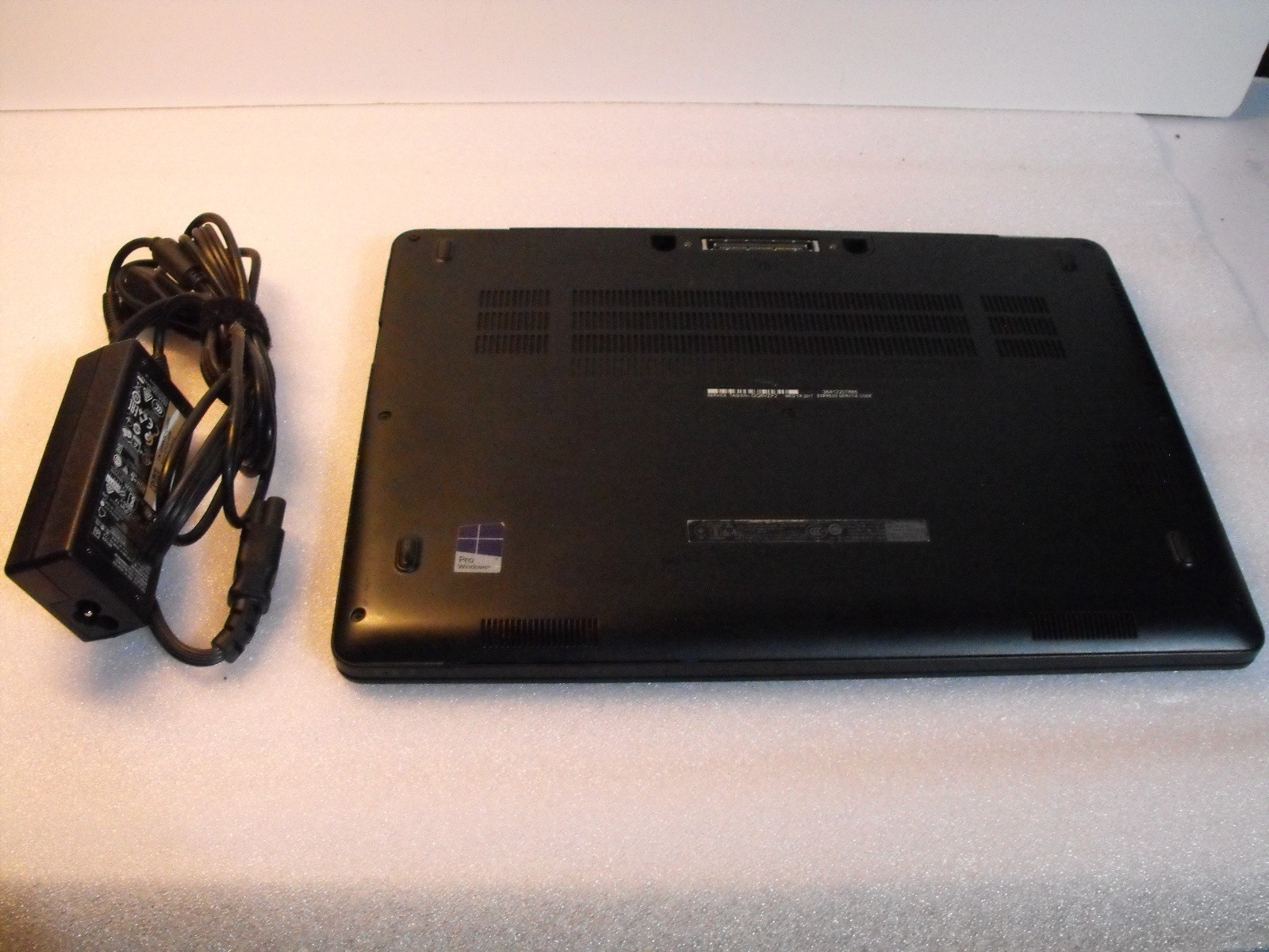 Dell Latitude E7470 14″ Intel Core i5-6300U 2.40GHz, 8GB 256GB SSD Win 11 Pro