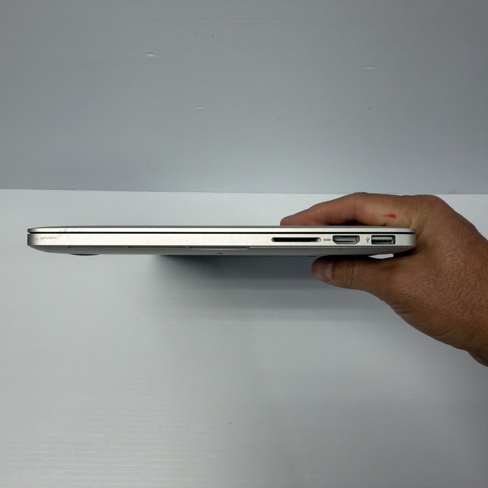 MacBook Pro 13″ A1502 EMC 2678 For Parts/Repair No SSD No Power