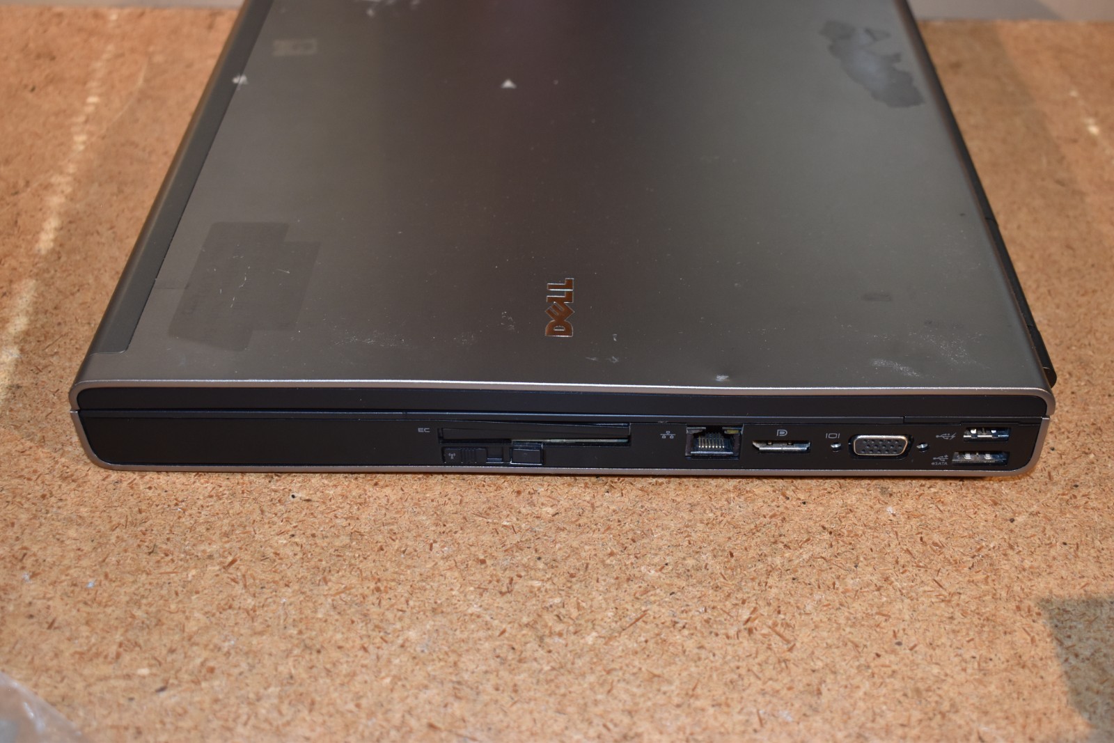 Dell Precision M6400 17″ Windows XP Pro 32-bit T9900 3.06GHz SSD AMD FirePro