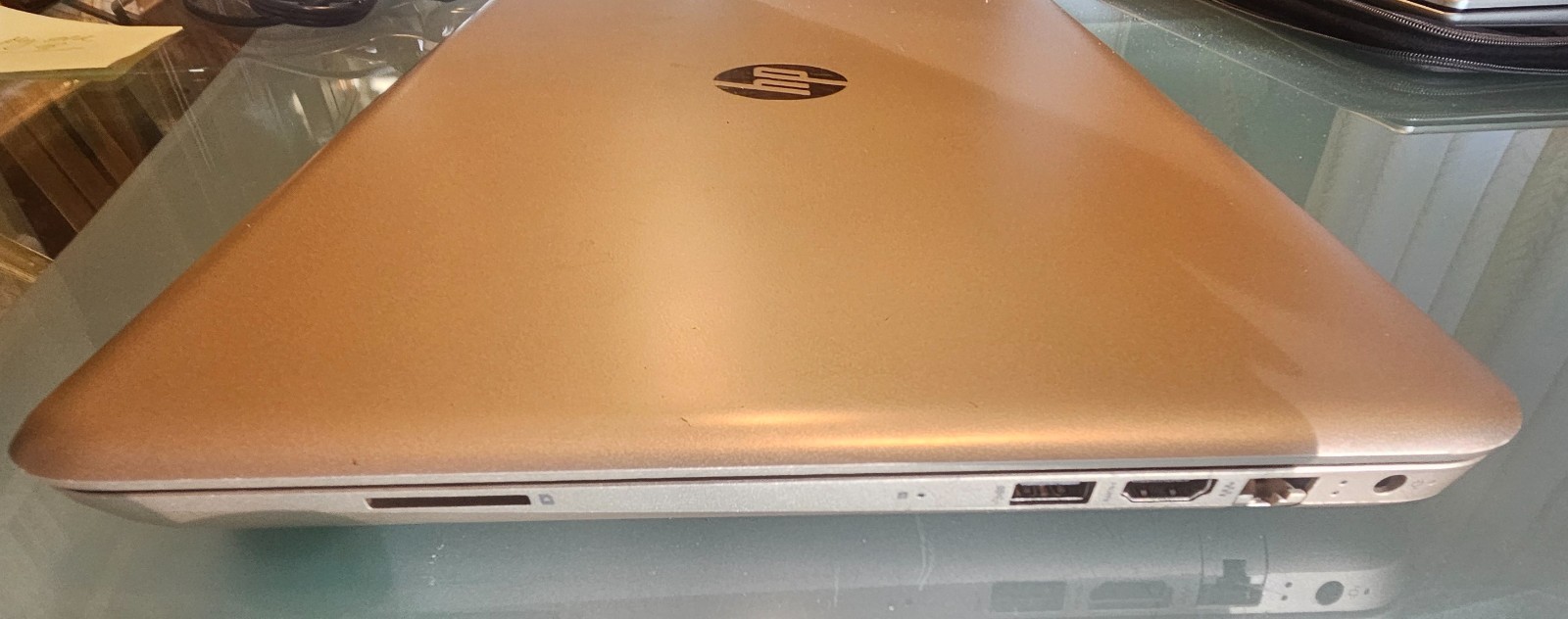 HP 15-au030nr Laptop Intel i3-1125G4 8GB RAM, 500GB HDD W11 + charger