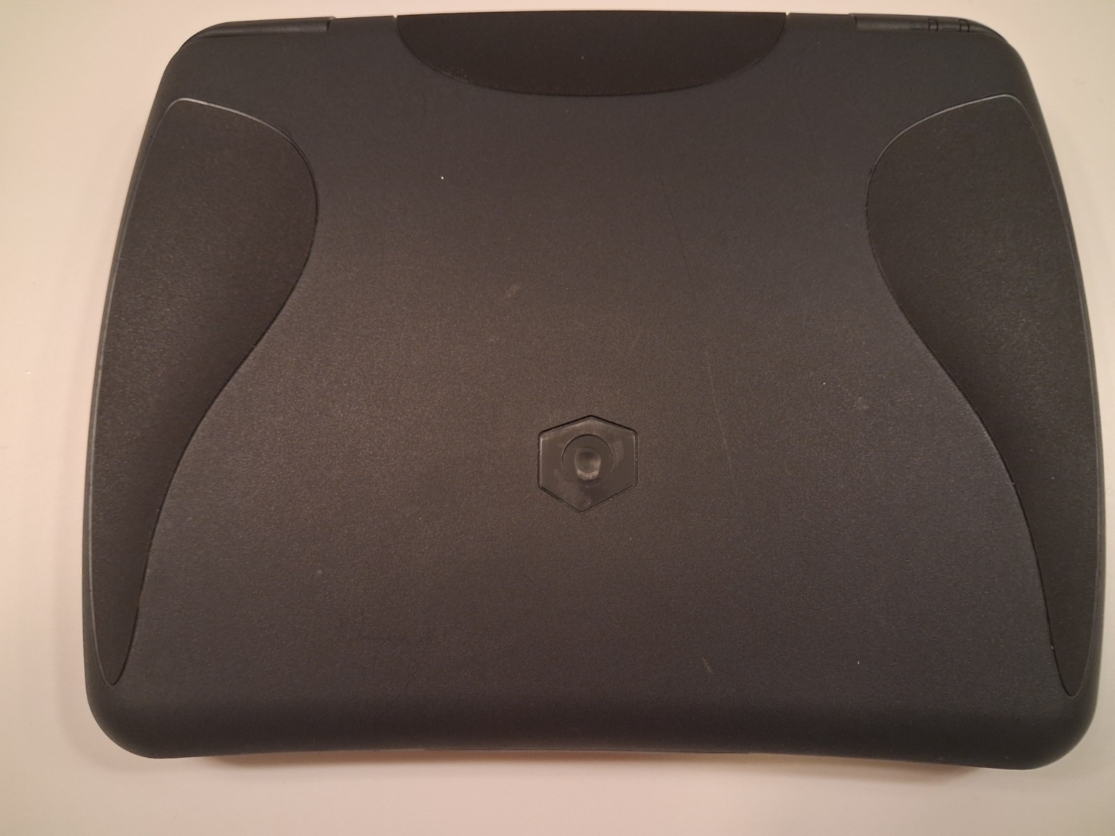 Vintage Gateway Solo 1150 Laptop Windlows ME – Parts or Repair Only