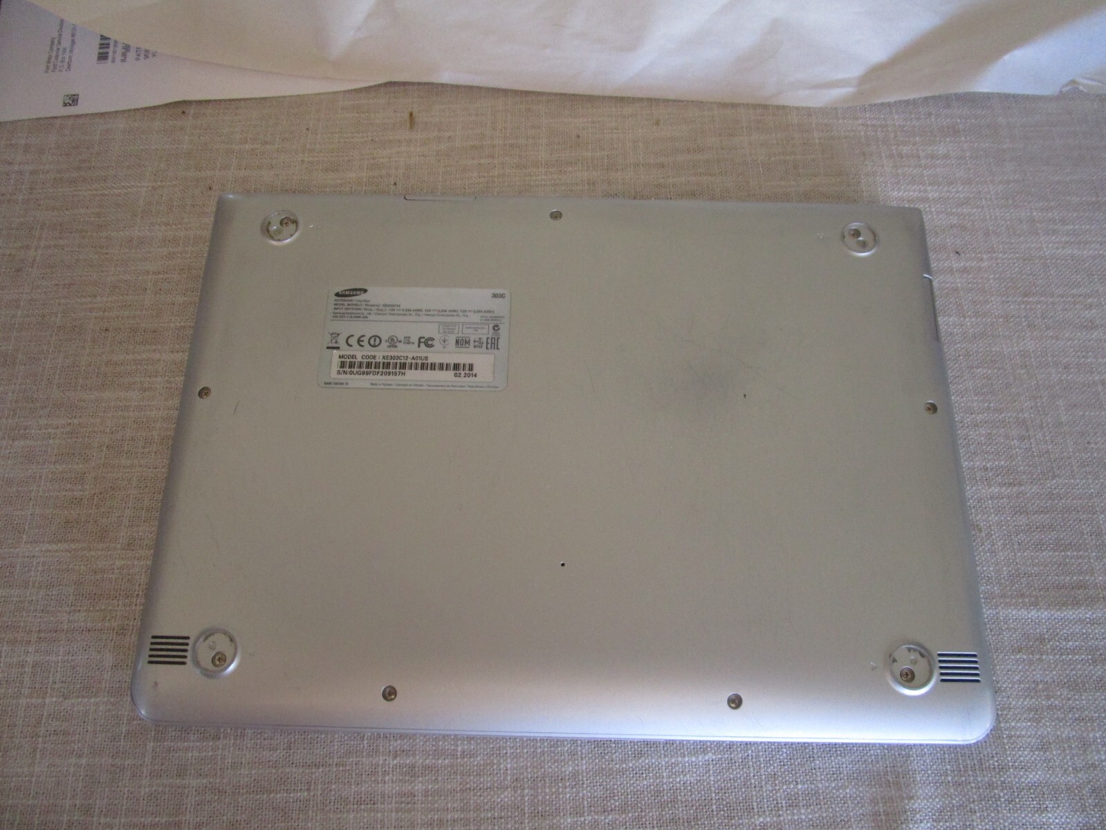 Samsung Laptop Chromebook XE303C12-A01US Dual-Core 1.7GHz 2GB 16GB w/charger