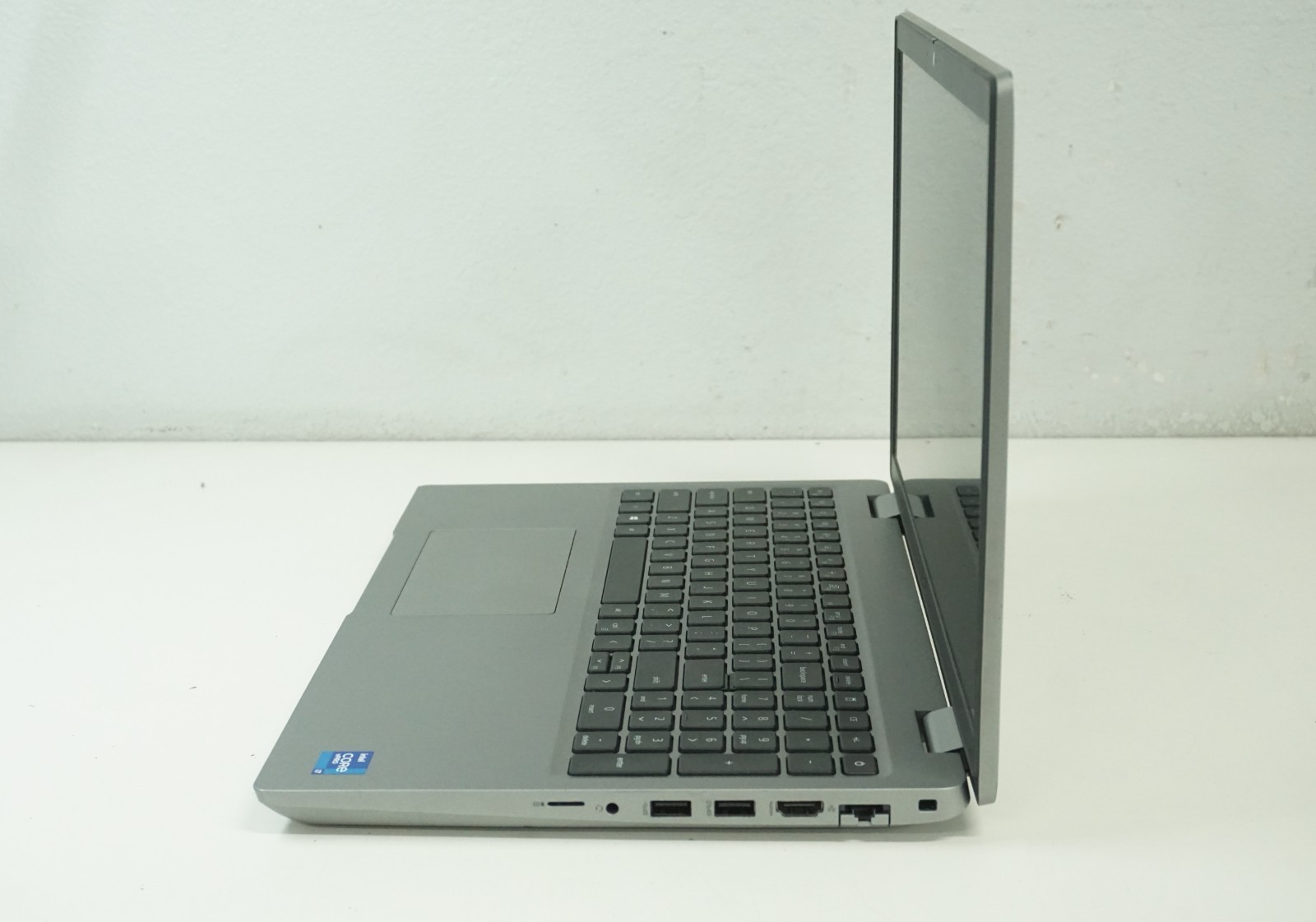 Dell Latitude 5521 15.6″ Intel i7-11850H @ 2.50GHz 32GB RAM NO OS/NO SDD