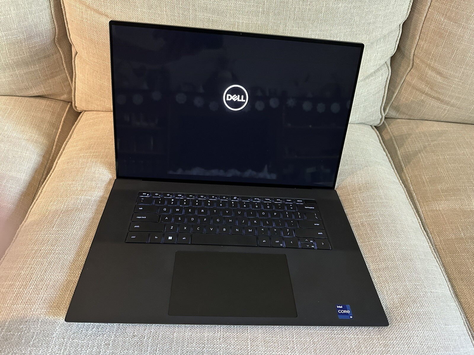 Dell Precision 5760 With 11th Gen Intel(R) Core(TM) i9-11950H @ 2.50GHz 64GB Ram