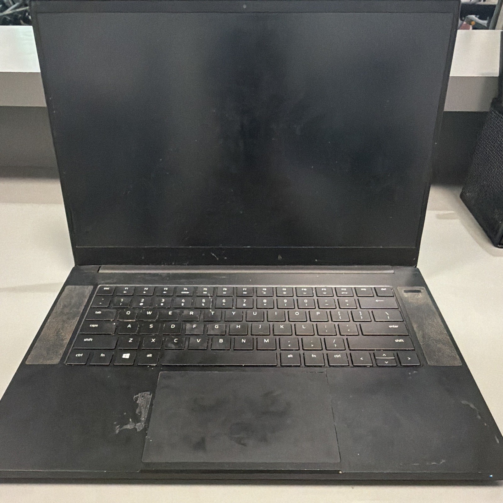 Razer Blade 15 144Hz i7-10750H 2.6GHz 16GB RAM 512GB RTX 3060 CRACKED SCREEN