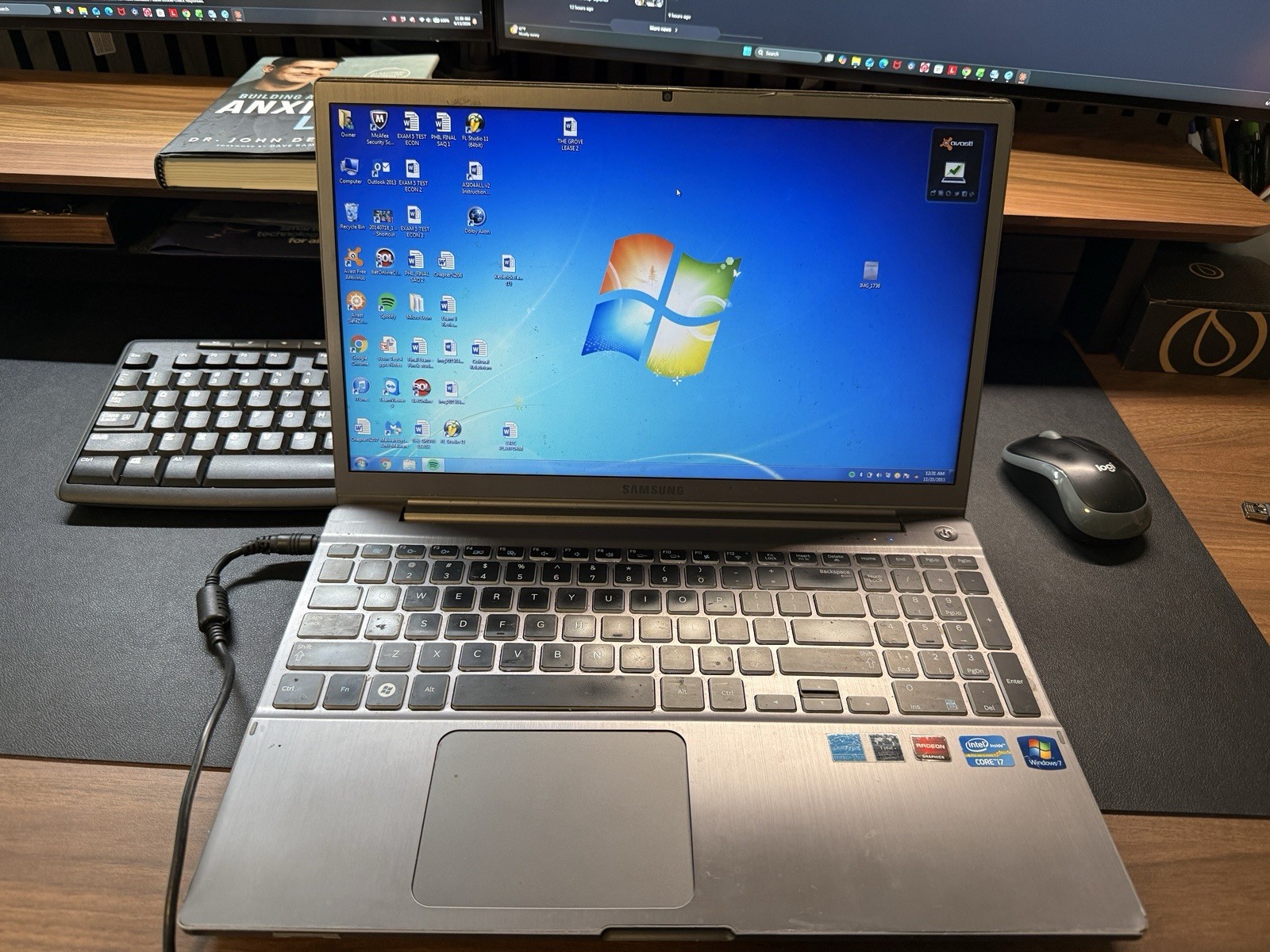 Samsung Laptop Intel Core i7 AMD Radeon Windows 7 – AS IS SEE DESCRIPTION