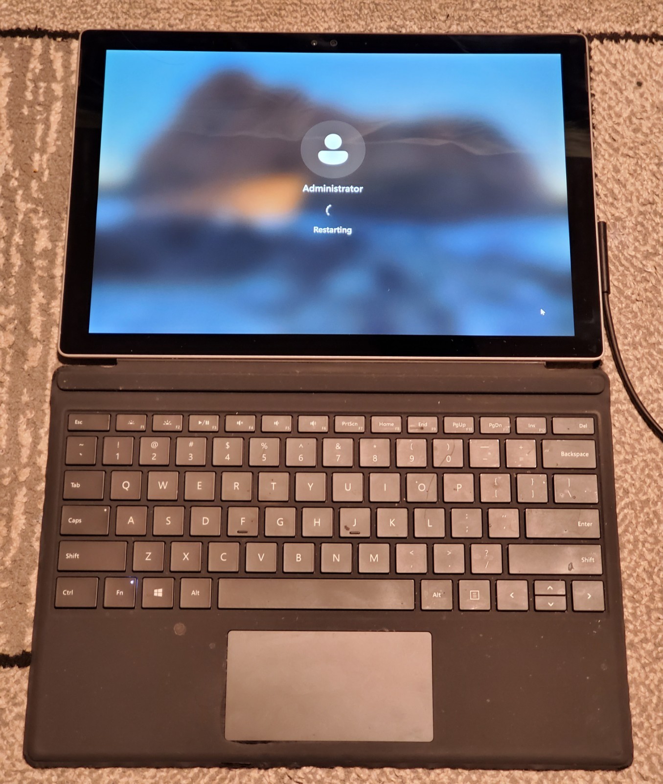 Surface Pro 4/ I5-6300U/8GB RAM/256GB SSD/Win 11 Pro Activated/used
