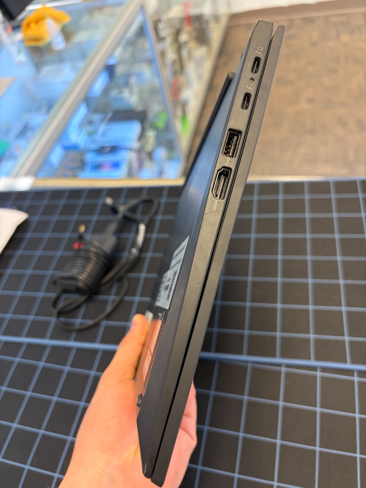 Lenovo ThinkPad X1 Carbon 14.0″ Gen 11 Intel Core i7-1365U 1.8Ghz 32GB RAM 512GB