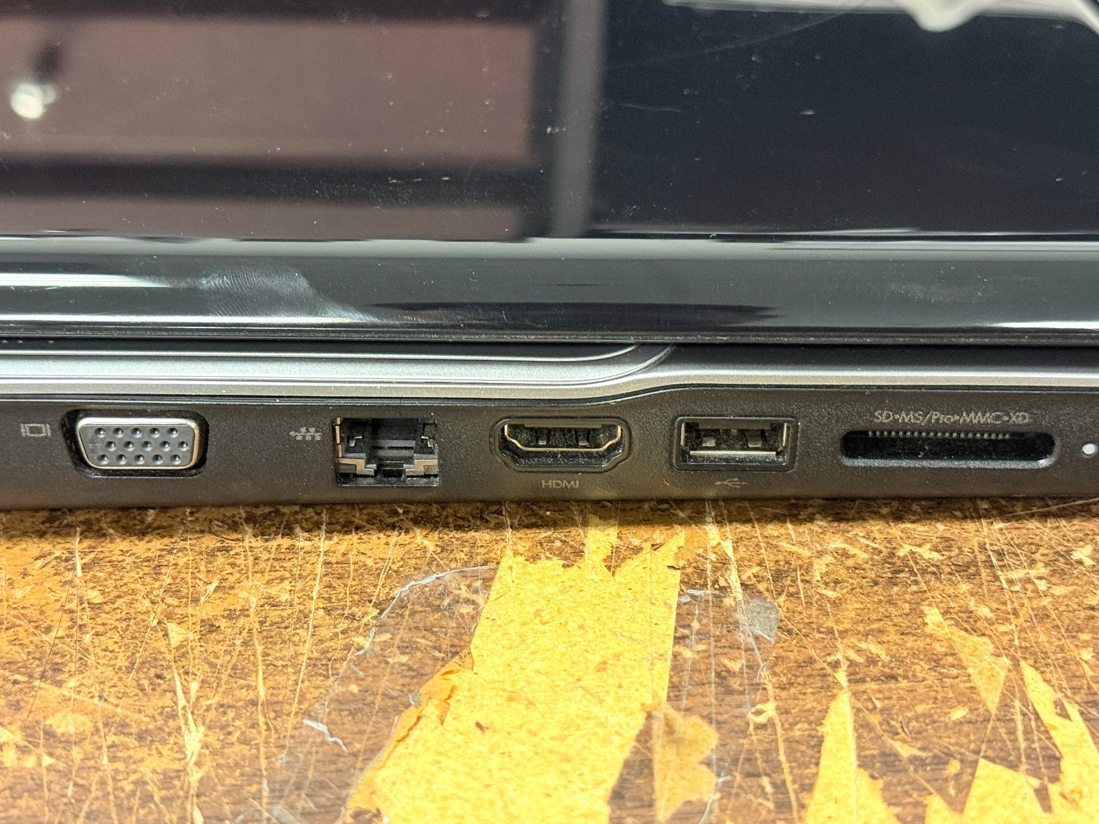 HP G60 120US Laptop | 2.0 GHZ AMD Turion Duel Core | 3GB RAM | 220 GB HDD
