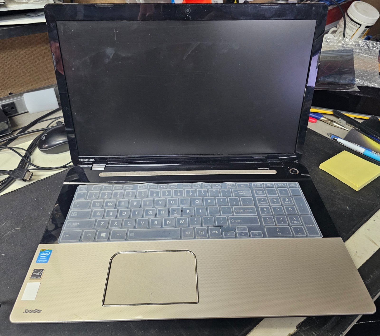 Laptop Computer Bundle TOSHIBA Satellite L75-B7270 Boots to BIOS Great part unit