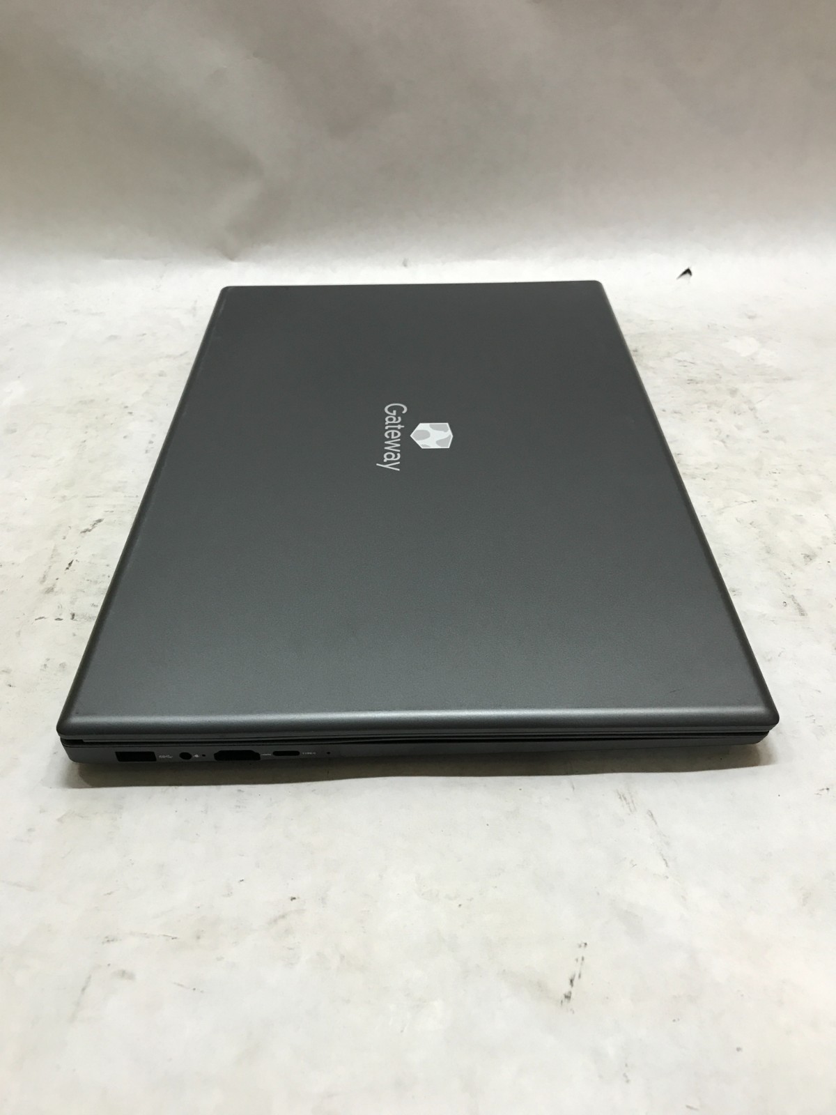 Gateway GWTN156-12BK 15″ AMD Ryzen 3 8GB RAM NO SSD/OS For Parts CRACKED!!! – DW