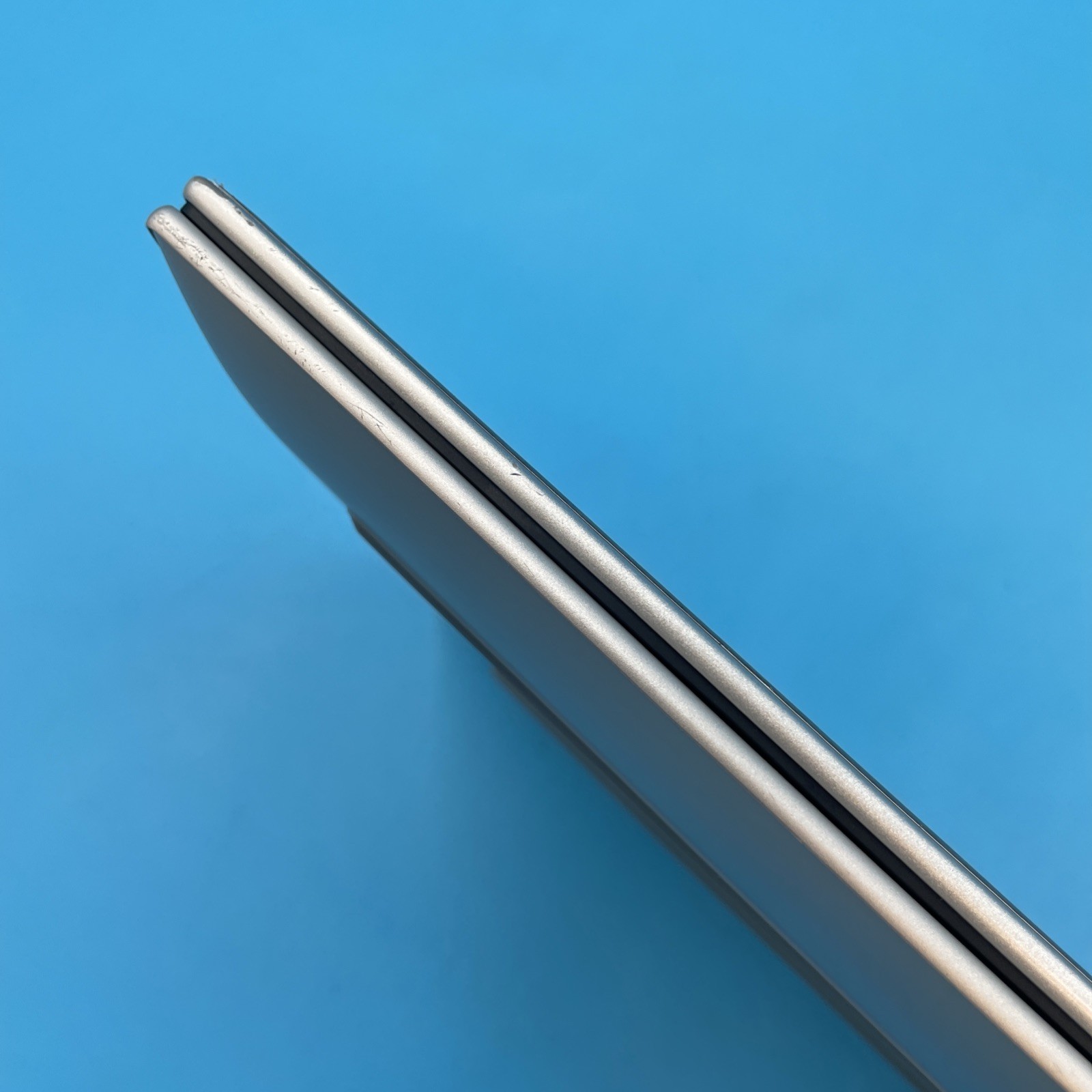 HP EliteBook 840 G10 | i5-1345U | 16GB RAM | 256GB SSD | WIN 11 PRO | 77% BATT