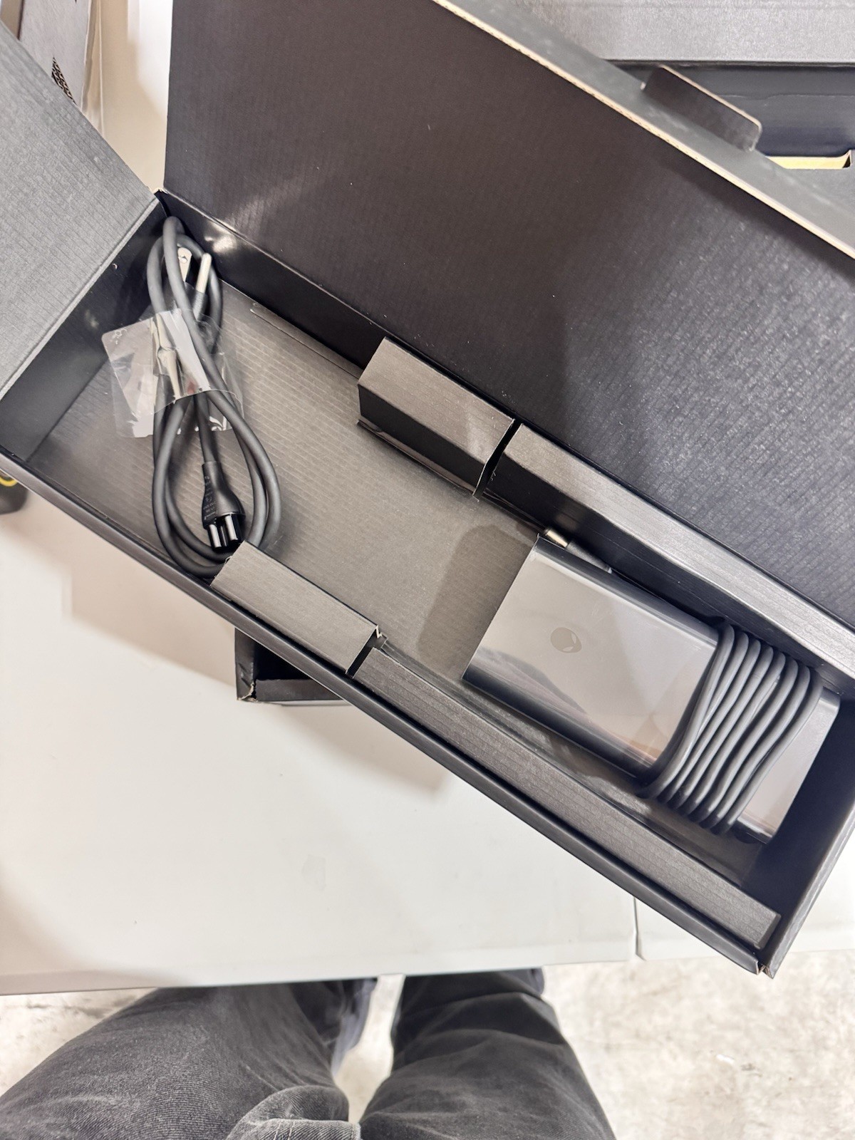 Alienware x17 R1 Laptop Lunar Light 17.3” Display (SEE DETAILS & DESCRIPTION)