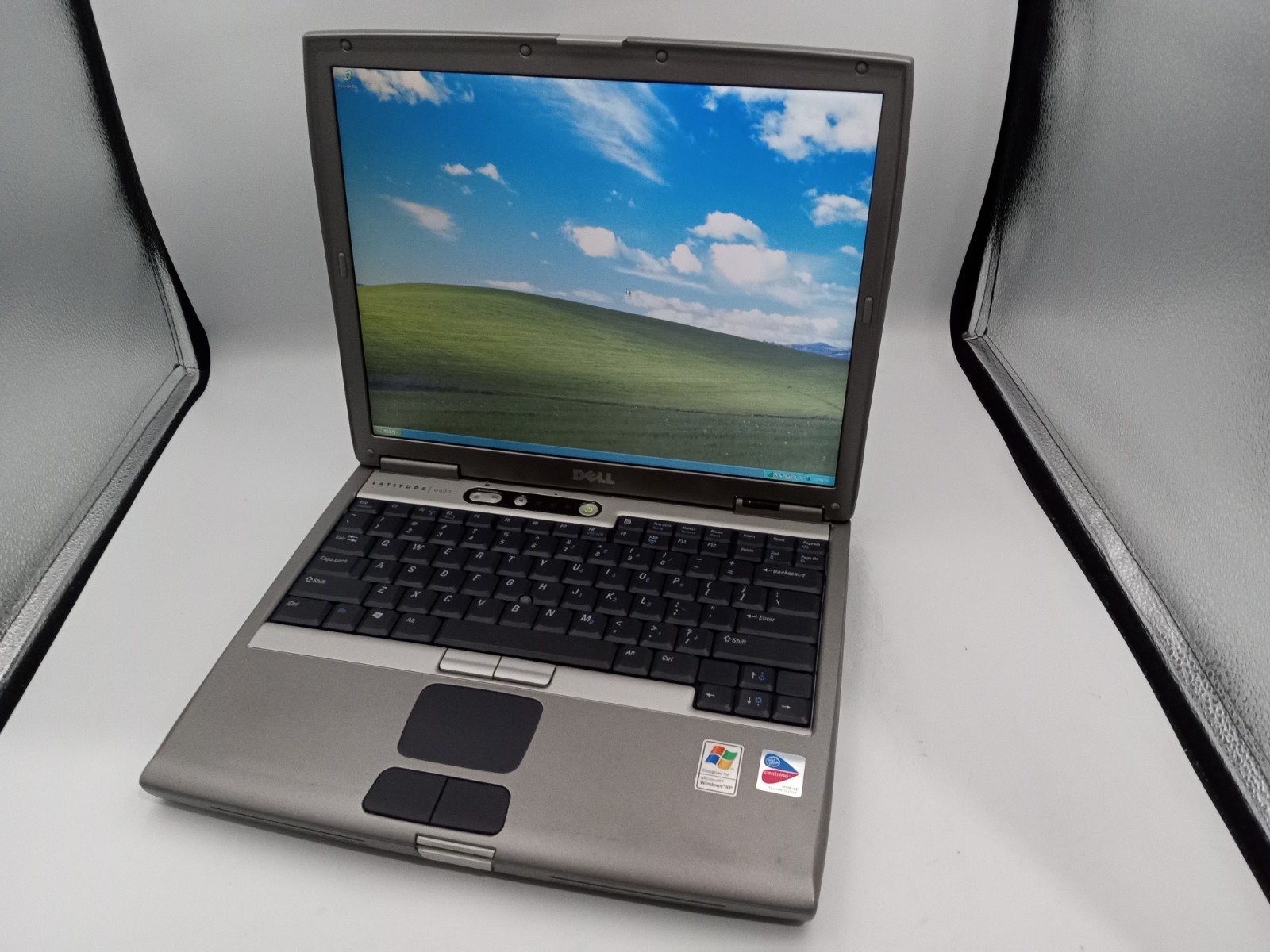 Dell Latitude D600 Laptop Intel Pentium M 1GB RAM 30GB HDD XP RS232 – READ -RR