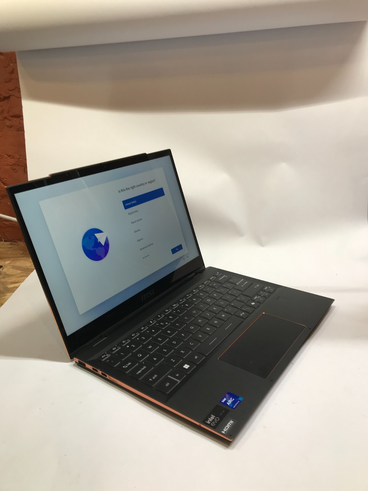 MSI Summit AI Evo 13″ Intel Ultra 7 155H 16GB RAM 128GB SSD Windows 11 NO CHRGER