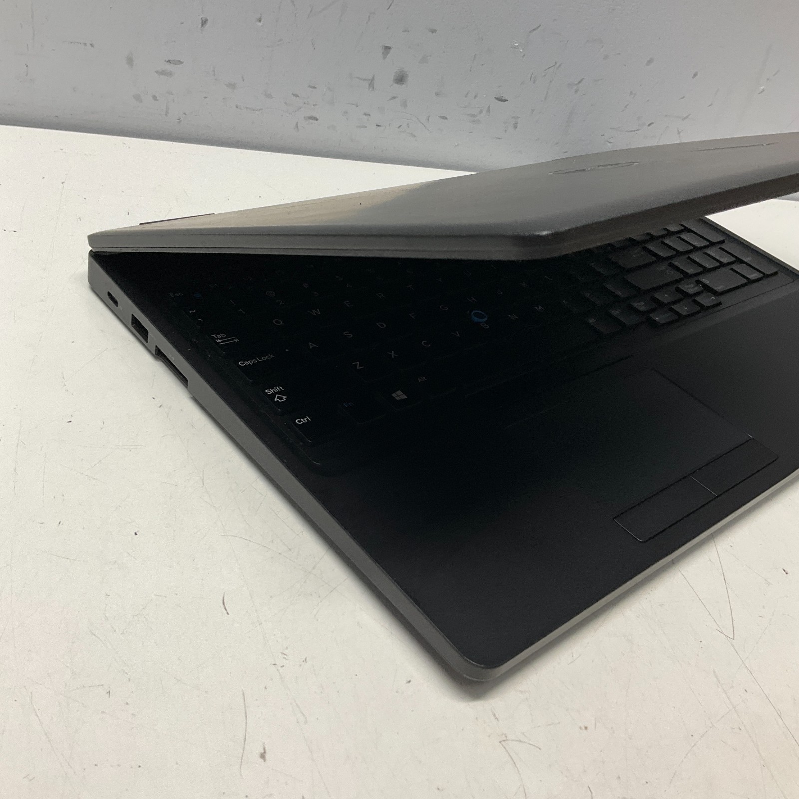 Dell Latitude 5590 i5-7300U 2.60GHz 8GB 128GB SSD WIN10 Pro Laptop READ