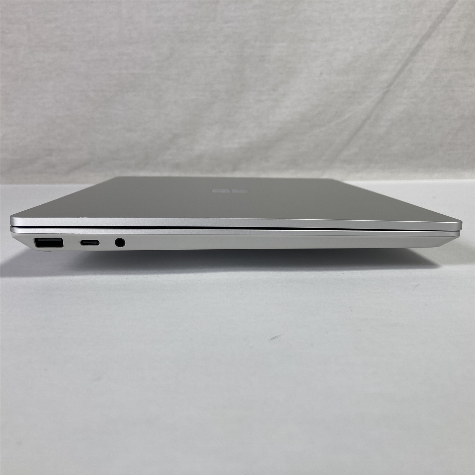 Microsoft Surface Laptop Go 2 12.4″ i5-1135G7 2.4GHz 16GB 256GB NVMe SSD – Win11