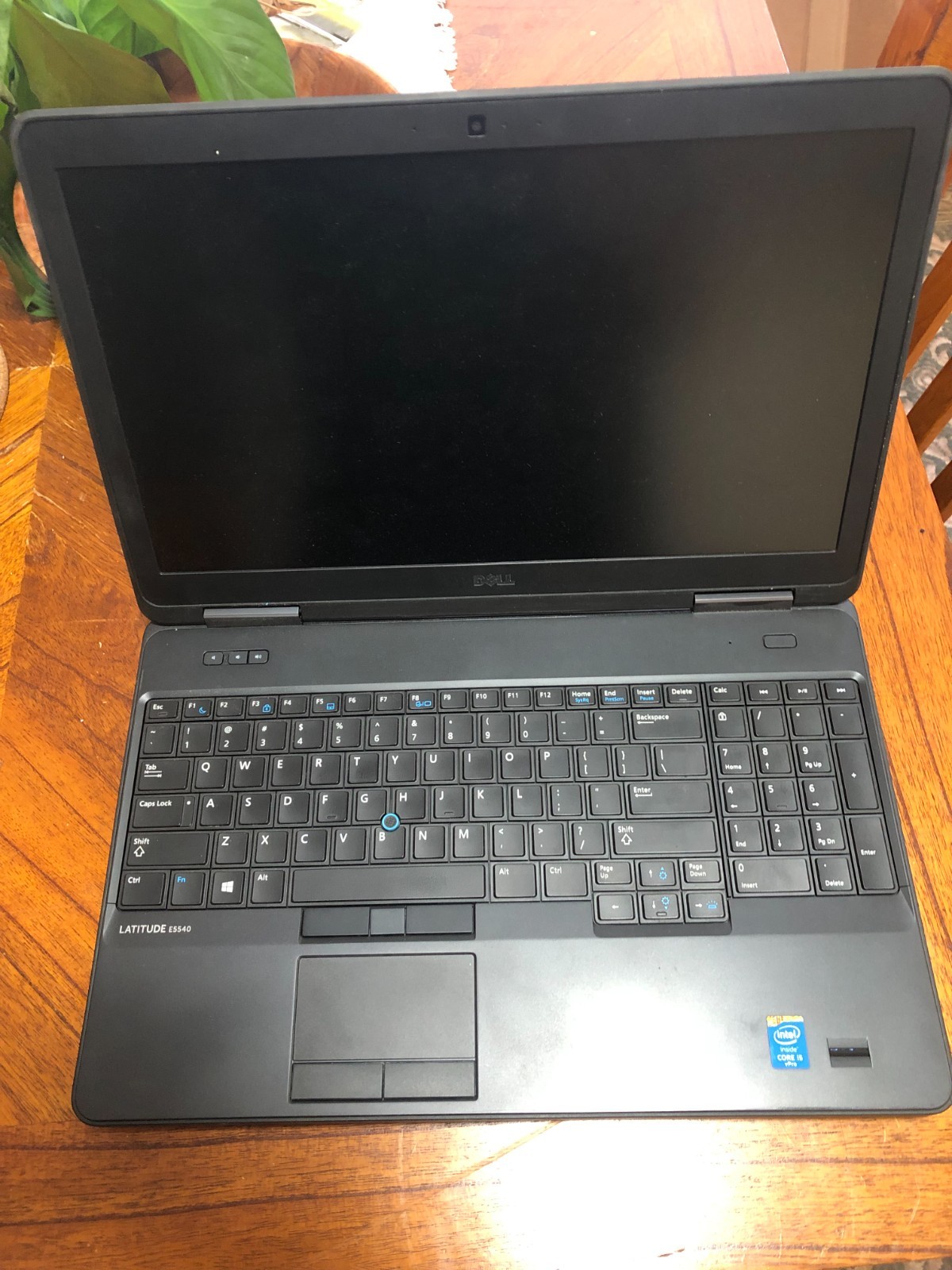 DELL LATITUDE E5540 Laptop w/ Intel Core i5-4310U 2.00 GHZ + 8 GB 460GB HD