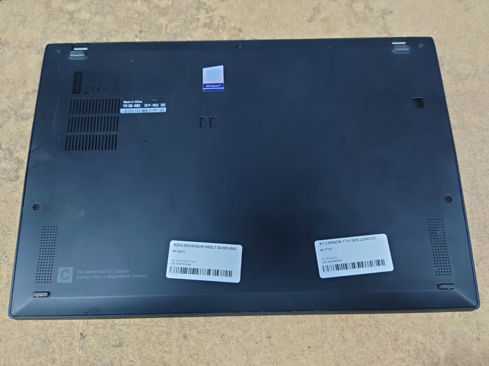 Lenovo X1 Carbon 7th Gen 14″ FHD i5-8265U 8GB RAM 256GB SSD No OS