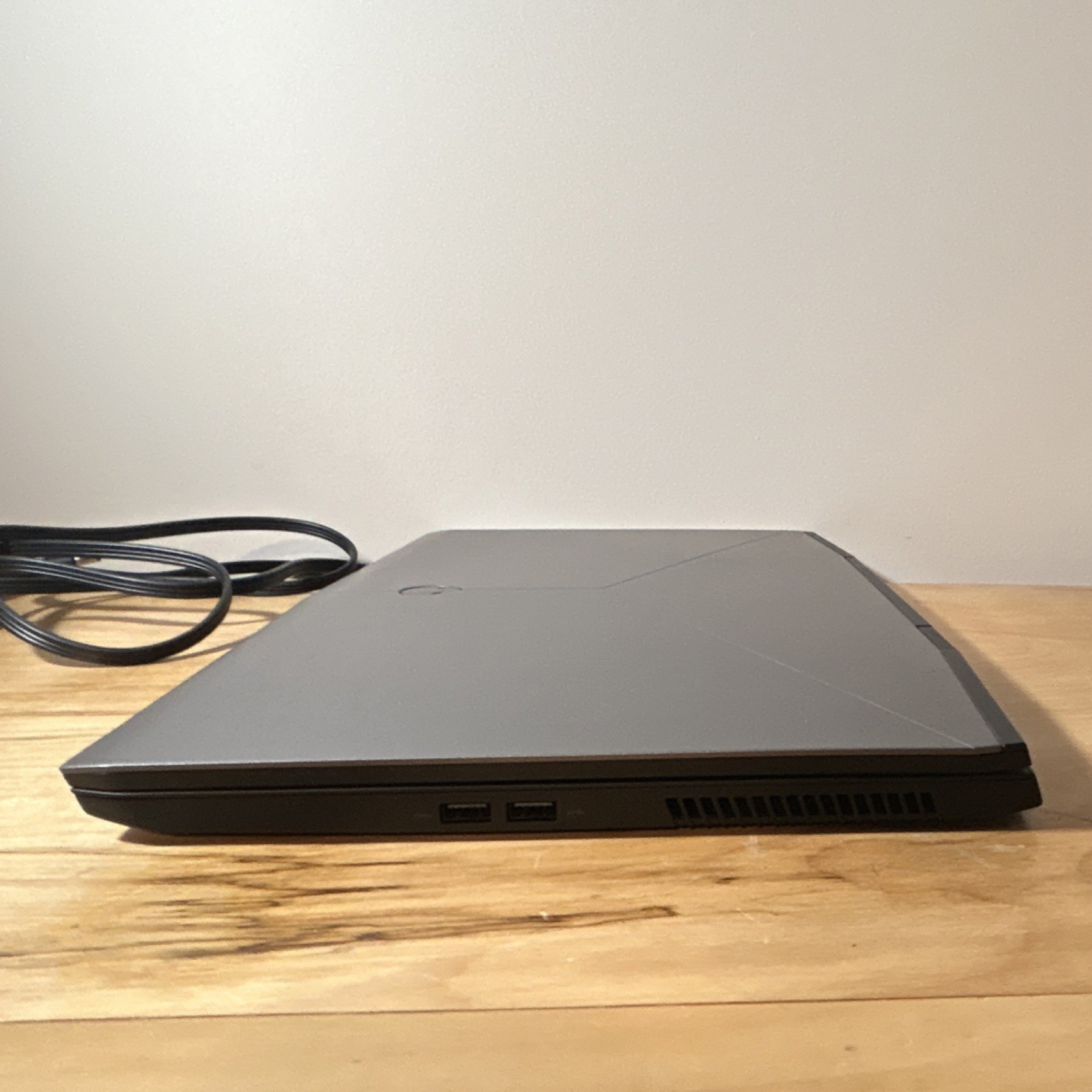 Alienware 17 R4 Gaming Laptop i7 16GB 512GB SSD GTX Win10 17.3″ Silver/Black