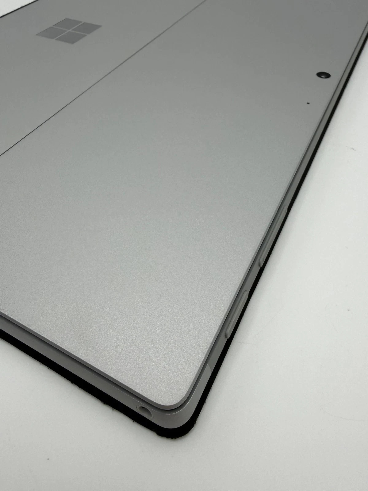 Microsoft Surface Pro 7+ 12.3″ Touch Silver i7-1165G7 16GB RAM 512GB SSD Win11 P