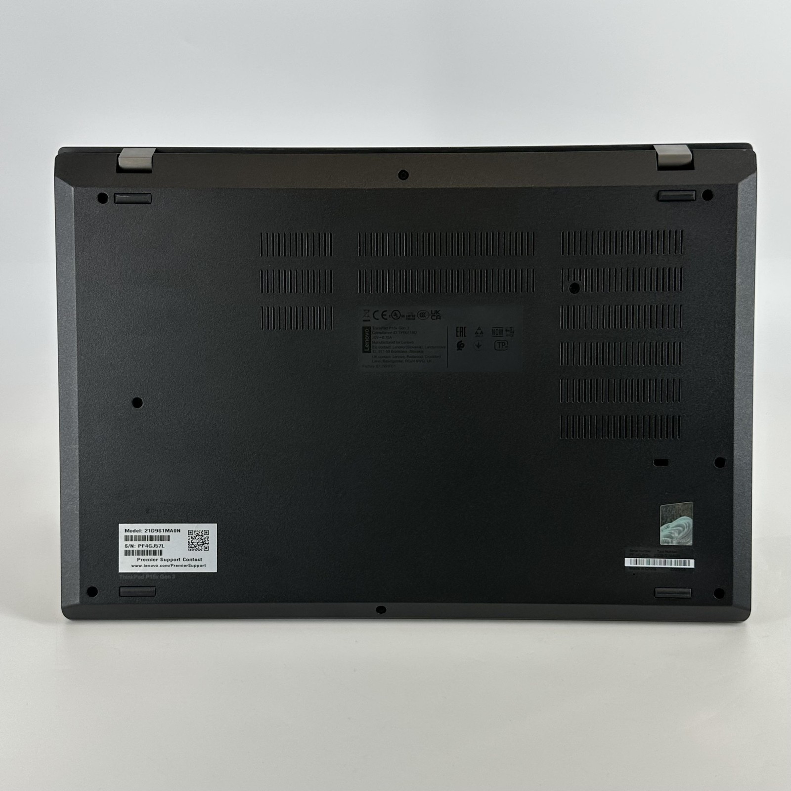 Lenovo ThinkPad P15v Gen 3 Black FHD 2.3 GHz i7-12700H 32GB 2TB/2TB Very Good