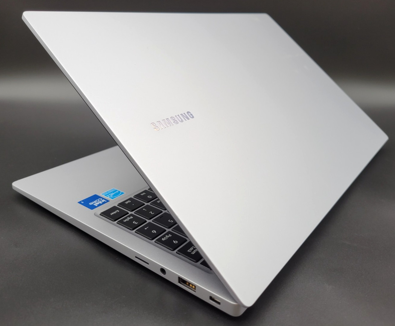 Samsung Galaxy Book4 15.6″ FHD Core 7 150U 16GB 512GB SSD W11 NP750XGK-LS2US