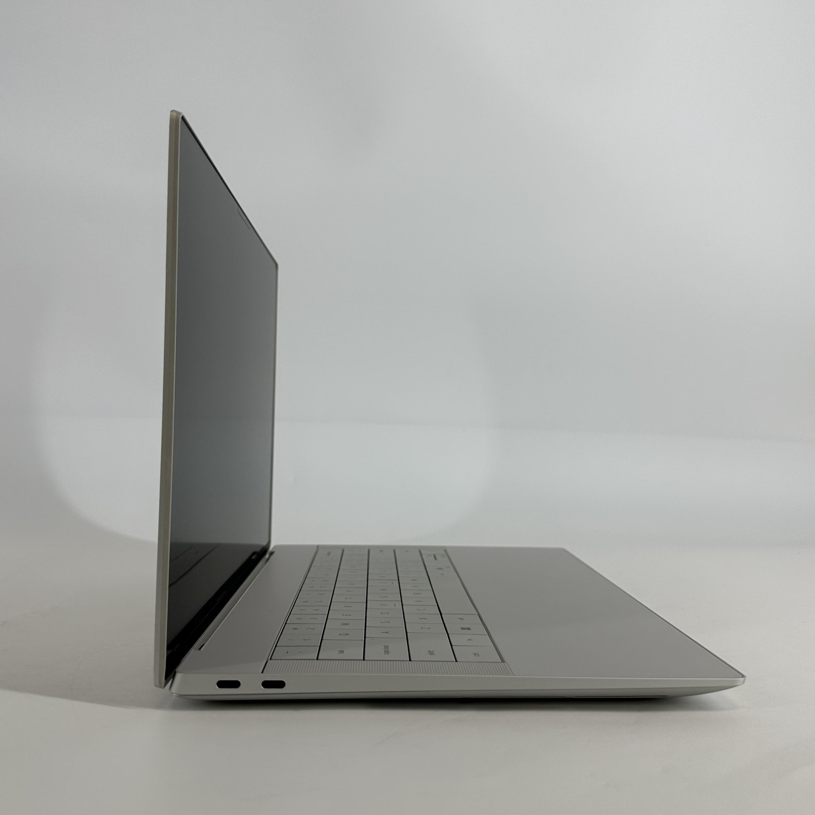 Dell XPS 14 9440 FHD+ 1.4 GHz Ultra 7 155H 32GB 1TB SSD RTX 4050 Excellent